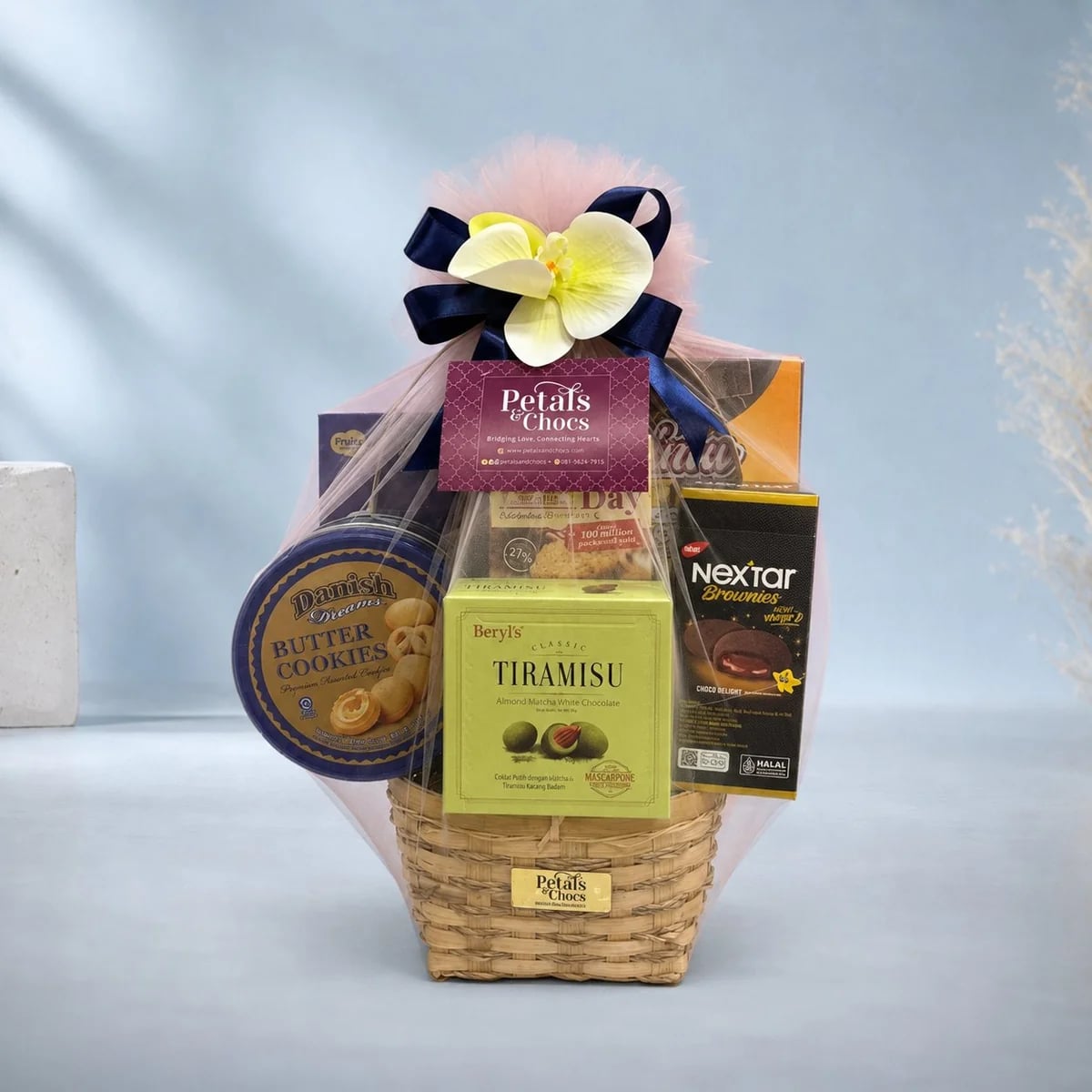 Hamper Orchid view 1